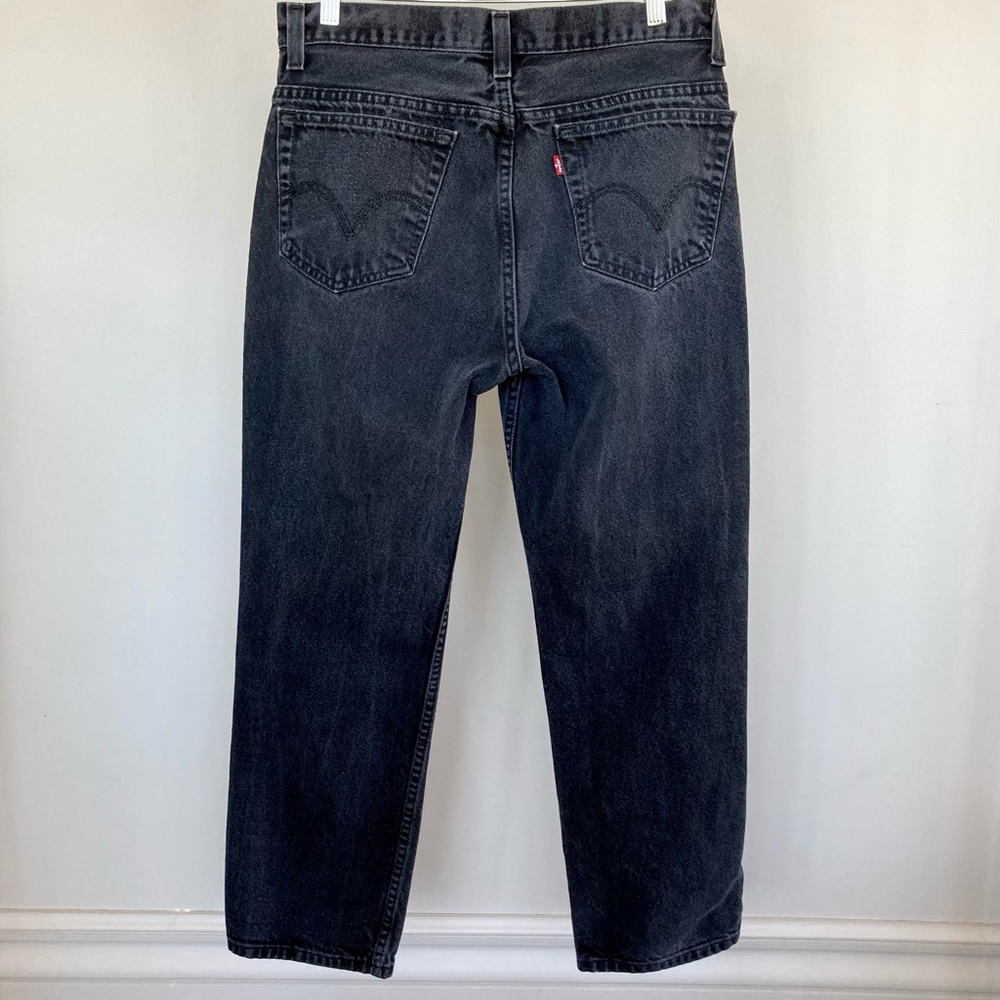 Vintage Levi’s high-waisted black jeans. 🖤 - Picture 7 of 9